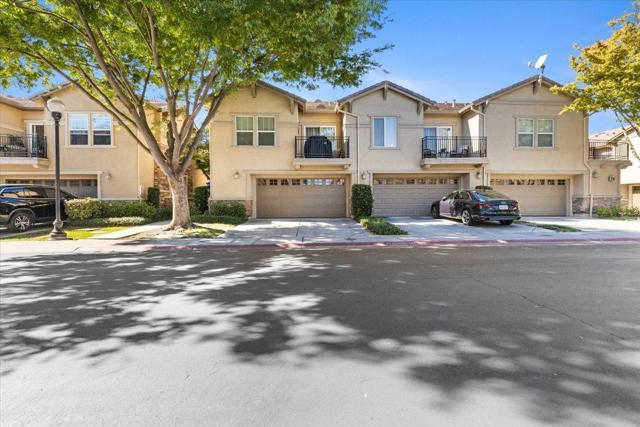 3301 N Park Drive, Sacramento CA: https://media.crmls.org/mediaz/b3b16130-1028-4e06-b30d-2db1e2c1b337.jpg