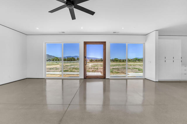 41265 Lakeshore Boulevard, Aguanga CA: https://media.crmls.org/mediaz/b3b21cd0-52ab-4478-a193-2847e6a89cb2.jpg