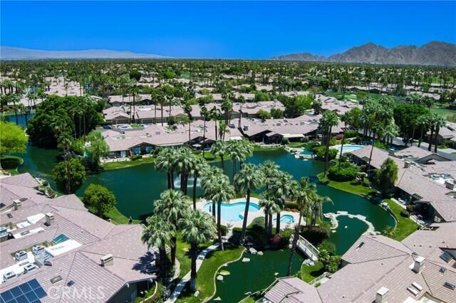 107 Tanglewood Trail, Palm Desert CA: https://media.crmls.org/mediaz/b3b3bf20-e3d4-4f7f-9c9f-7db4af3df8b3.jpg