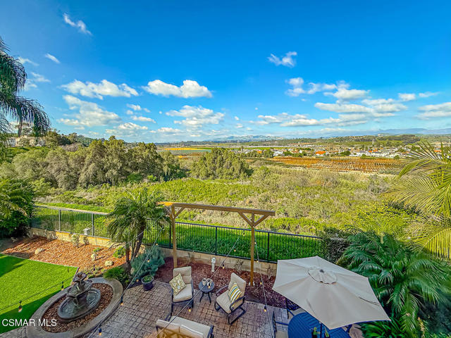 11535 Northdale Drive, Moorpark CA: https://media.crmls.org/mediaz/b3b4041f-a84d-42d6-8967-574a670d8dc5.jpg