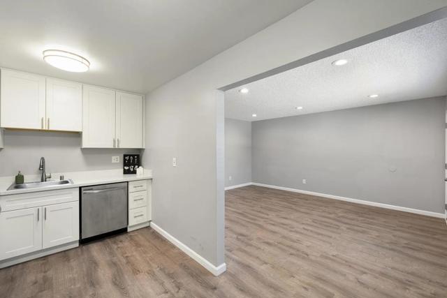695 W Valley Drive, Campbell CA: https://media.crmls.org/mediaz/b3b660a3-5591-4524-868c-339abbada85f.jpg