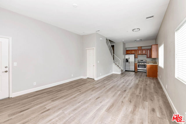 14735 Friar Street, Van Nuys CA: https://media.crmls.org/mediaz/b3b6ce6d-bb92-493e-96e9-ea987ac15bf5.jpg
