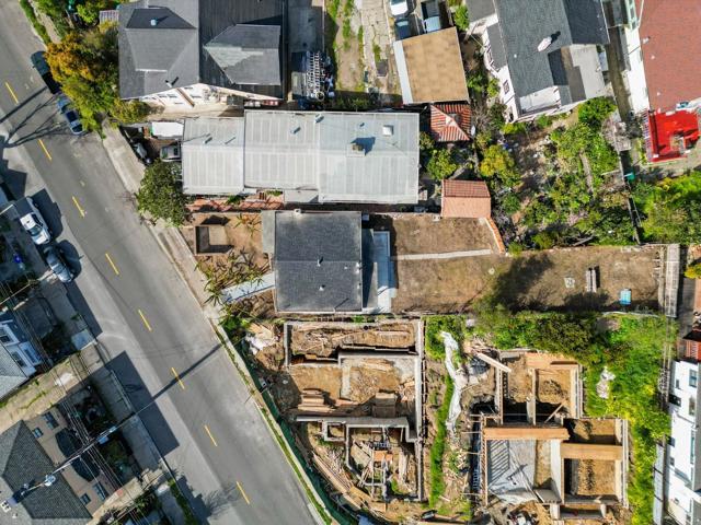 2523 23rd Avenue, Oakland CA: https://media.crmls.org/mediaz/b3b6eb51-aaa5-4938-9bd9-596667f609e4.jpg