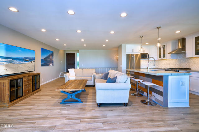 Detail Gallery Image 10 of 58 For 886 Winding Way Dr, Ventura,  CA 93001 - 2 Beds | 2/1 Baths