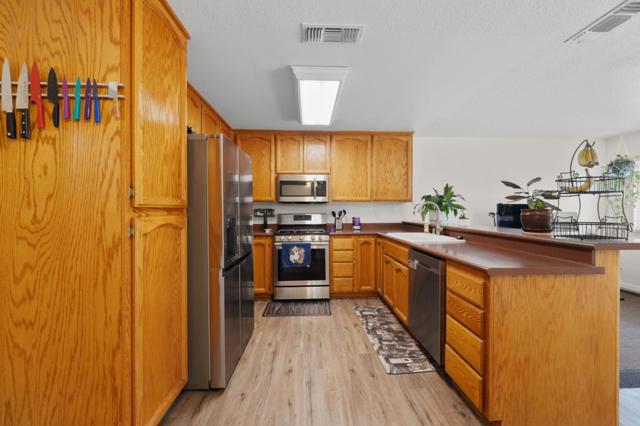 4165 Ernestine Way, North Highlands CA: https://media.crmls.org/mediaz/b3b73951-bbb8-4702-92c6-792b9f5337cd.jpg