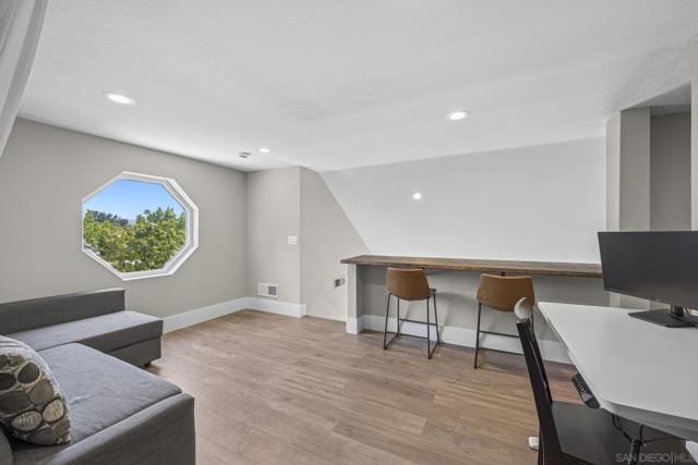 1198 Gazania Ct, San Marcos CA: https://media.crmls.org/mediaz/b3b7f8ad-9f32-4f5a-af14-f22f26527eaa.jpg