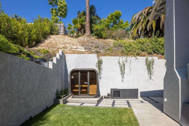 1329 Eldean Lane, Oceanside CA: https://media.crmls.org/mediaz/b3b80200-282c-4423-a533-eb3640fc5607.jpg