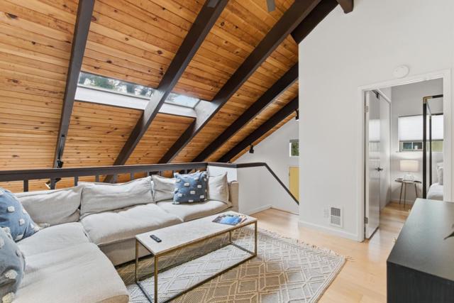 2343 Arrowhead Drive, Oakland CA: https://media.crmls.org/mediaz/b3b8adbe-168e-4413-b3cd-6bd2c4f97c2c.jpg