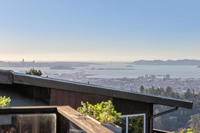 58 Villanova Drive, Oakland CA: https://media.crmls.org/mediaz/b3b8feba-f1f3-4827-941b-f712e4e71bf4.jpg