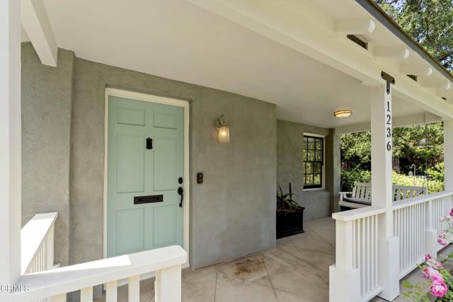 1236 New York Drive, Altadena CA: https://media.crmls.org/mediaz/b3b947b4-3b8c-4118-9d22-a5d2b39d8eae.jpg