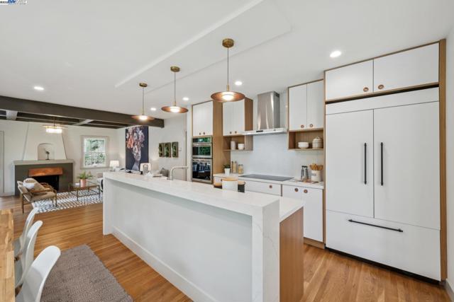 198 BRET HARTE ROAD, Berkeley CA: https://media.crmls.org/mediaz/b3b9aabe-a586-4710-9f04-0e4005d674de.jpg