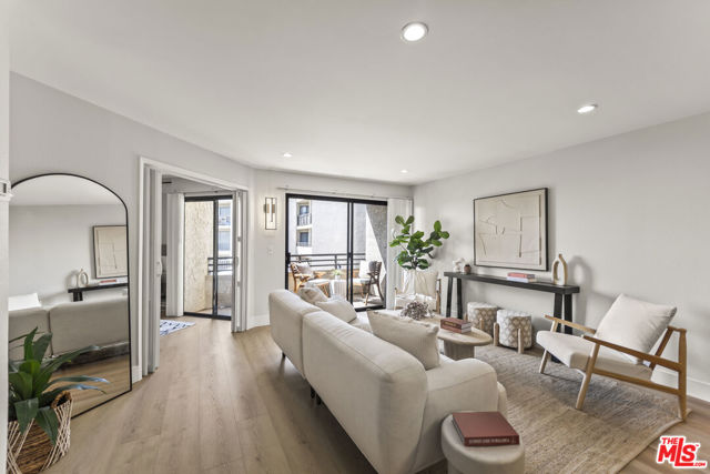 4589 Via Marisol, Los Angeles CA: https://media.crmls.org/mediaz/b3ba25e1-747a-429f-93f1-d66ca5d0b440.jpg