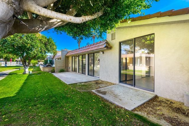 68340 Camino Jalan, Cathedral City CA: https://media.crmls.org/mediaz/b3ba3505-37f3-476d-9b48-f75f4ea334df.jpg