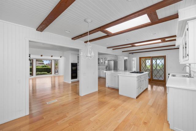 1440 Forest Avenue, Carlsbad CA: https://media.crmls.org/mediaz/b3ba6e9d-1838-4f22-8bf6-92bc1c487b3b.jpg