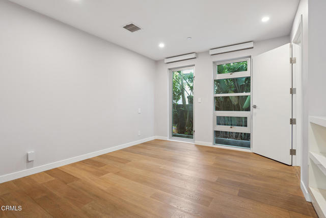 Detail Gallery Image 26 of 41 For 329 Westbourne Dr, West Hollywood,  CA 90048 - 2 Beds | 3 Baths