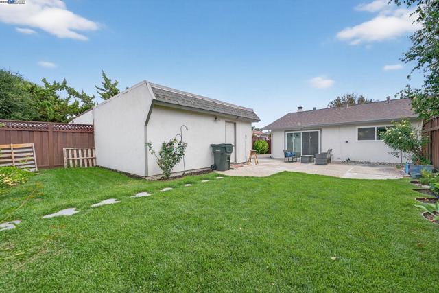 1810 Peary Way, Livermore CA: https://media.crmls.org/mediaz/b3bb0a67-d848-4eb3-b87a-158d686ec570.jpg