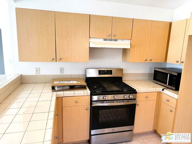9700 Santa Cruz Road, Desert Hot Springs CA: https://media.crmls.org/mediaz/b3bb179f-1398-4d0f-8ef7-d34fe202be4d.jpg