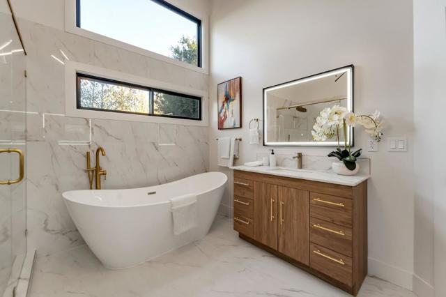 2071 Oakley Avenue, Menlo Park CA: https://media.crmls.org/mediaz/b3bb4396-9070-4f1b-8a72-e6bc526d4b8b.jpg