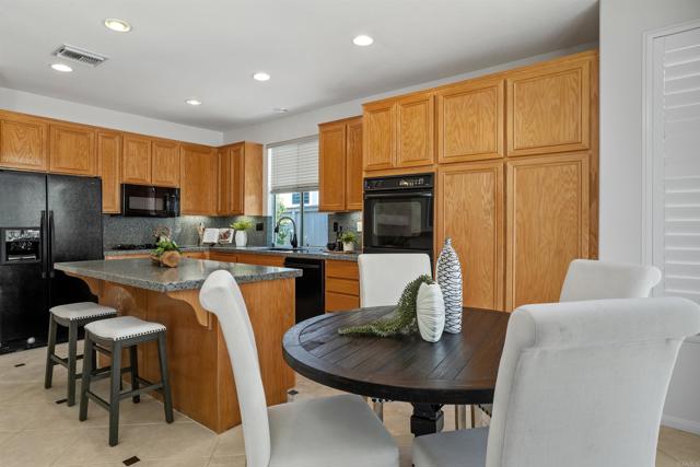 2228 Corte Ananas, Carlsbad CA: https://media.crmls.org/mediaz/b3bb45e4-9b0a-4cb2-b1dc-1e2b8f7e3690.jpg