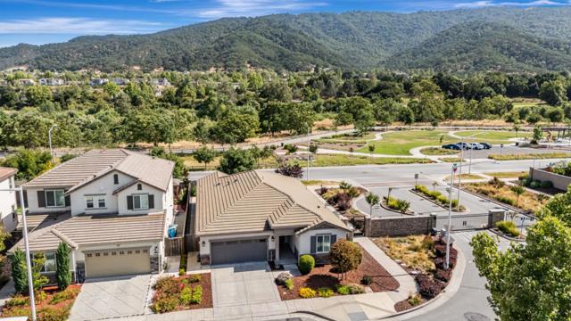 1798 Rosemary Drive, Gilroy CA: https://media.crmls.org/mediaz/b3bb9cb1-ad28-4e95-ad85-c9cf0a5ab8c3.jpg