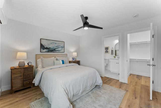 4316 Clairemont Dr, San Diego CA: https://media.crmls.org/mediaz/b3bbed64-3e5f-433b-98a7-6338dc08a0b8.jpg
