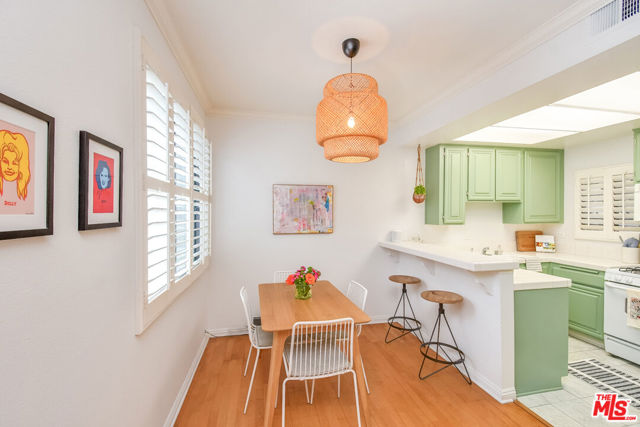 8114 Manitoba Street, Playa del Rey CA: https://media.crmls.org/mediaz/b3bc0ce1-bb34-4ad3-bfef-b63e845ee064.jpg