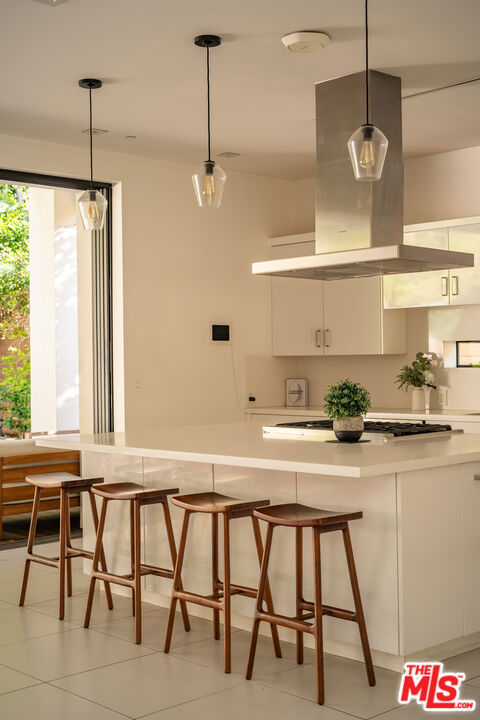 926 N Crescent Heights Boulevard, Los Angeles CA: https://media.crmls.org/mediaz/b3bce1a9-64d7-4f06-b5ce-5ec79057847f.jpg