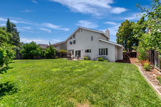 7188 Anjou Creek Circle, San Jose CA: https://media.crmls.org/mediaz/b3bd1424-3094-49e7-8161-5bfb359e36bc.jpg