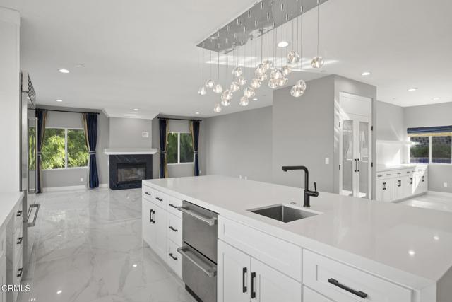 40 Saddlebow Road, Bell Canyon CA: https://media.crmls.org/mediaz/b3bd9f5f-cb24-449f-b2b5-66e426e10cd1.jpg
