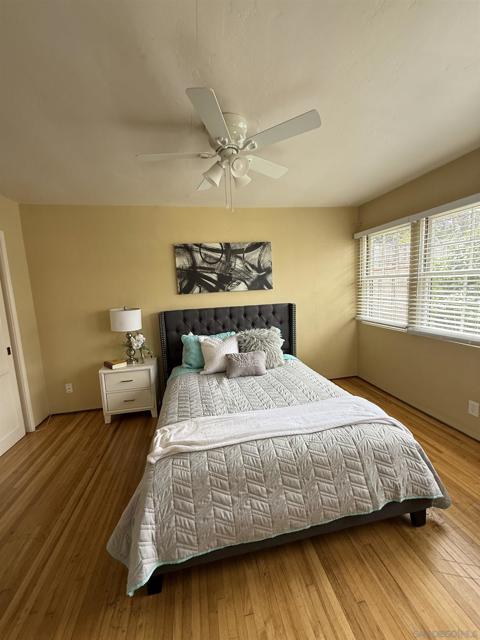 1205 Park Row, La Jolla CA: https://media.crmls.org/mediaz/b3bdd382-2bf5-41de-8f1a-0c2528c95736.jpg