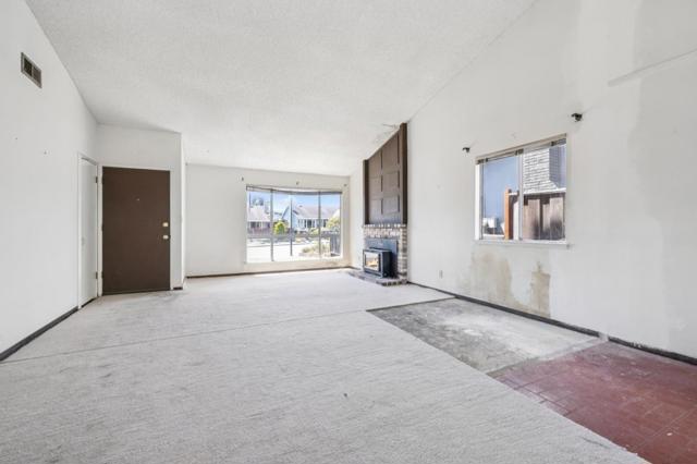 200 Bridgeport Drive, Half Moon Bay CA: https://media.crmls.org/mediaz/b3be02bd-d762-4167-8fe5-04882b884781.jpg