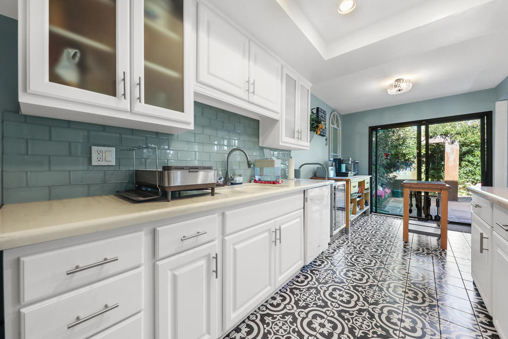326 W Santa Elena Road