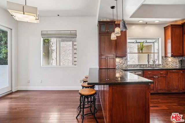1751 Barry Avenue, Los Angeles CA: https://media.crmls.org/mediaz/b3be3c80-5152-43b4-afdb-dc2323ec9a03.jpg