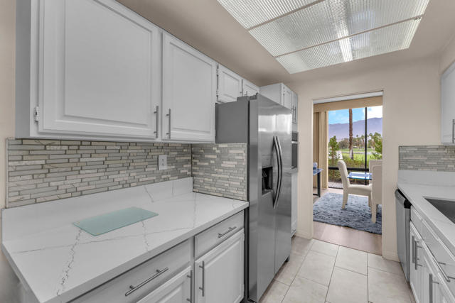 910 Island Drive #112, Rancho Mirage, CA 92270