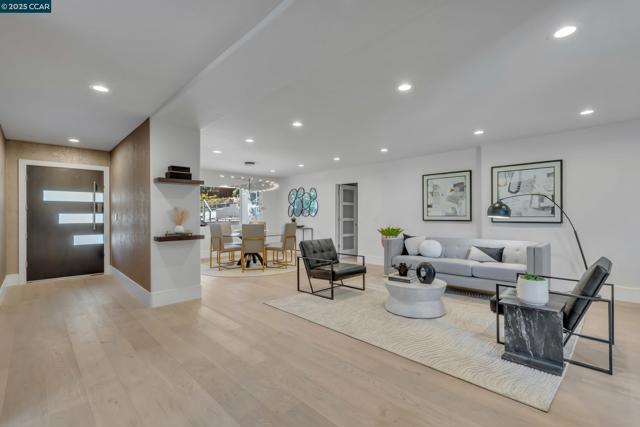127 Caminar Way, Walnut Creek CA: https://media.crmls.org/mediaz/b3be4981-7868-4244-a57a-fa708a74f271.jpg