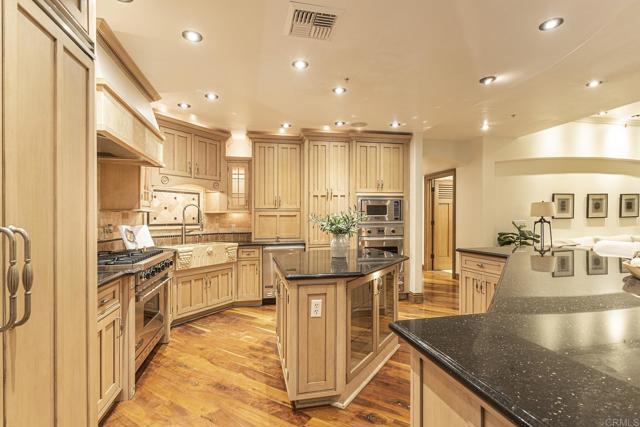 Detail Gallery Image 49 of 65 For 120 C Ave #303,  Coronado,  CA 92118 - 2 Beds | 2 Baths