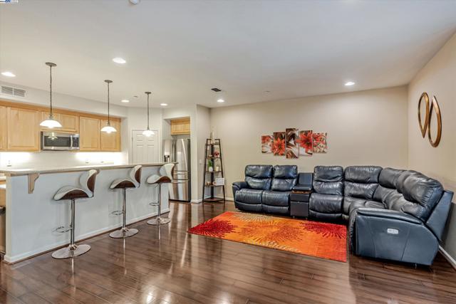 Image 4 of 34 For 4380 Fitzwilliam St