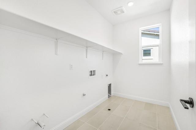 854 Freeboard Court, Bethel Island CA: https://media.crmls.org/mediaz/b3be9cf9-859e-4691-852d-c8a3fdb3d19d.jpg