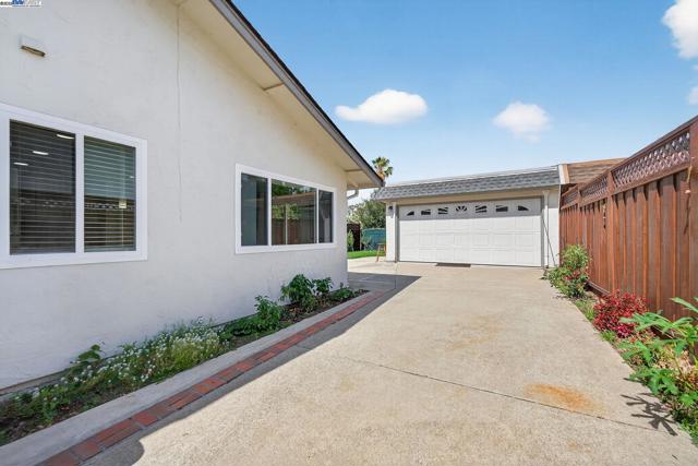 1810 Peary Way, Livermore CA: https://media.crmls.org/mediaz/b3beb103-72d9-4ec6-9e76-1676ffe2f8d3.jpg