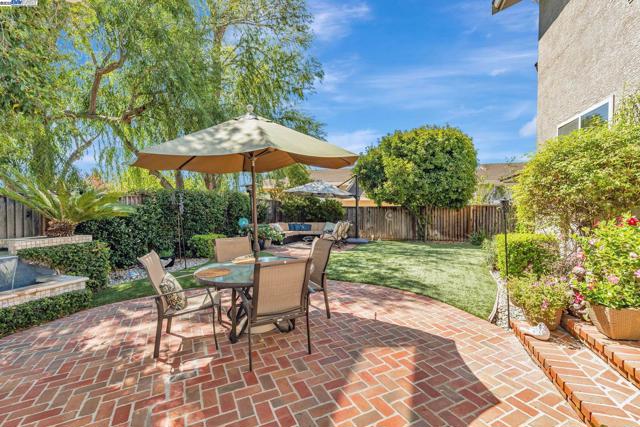2460 Magnolia Way, Morgan Hill CA: https://media.crmls.org/mediaz/b3bfaac8-3371-4da6-9671-0351fe49a527.jpg