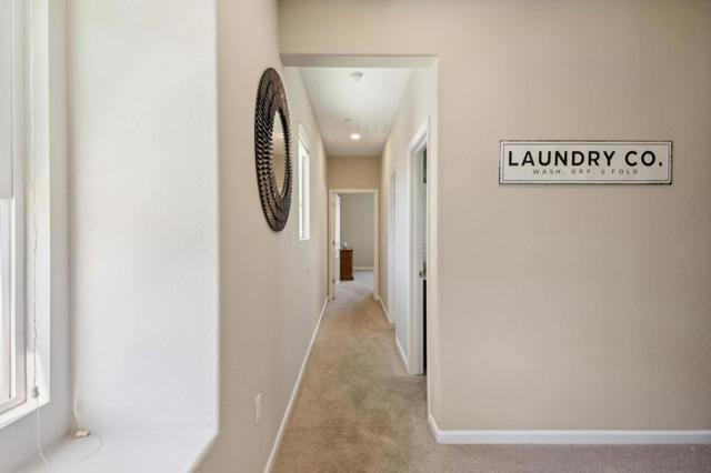 2521 Apricot Way, Gilroy CA: https://media.crmls.org/mediaz/b3bfc6ba-20e6-4727-8ee8-f756a96a81e6.jpg