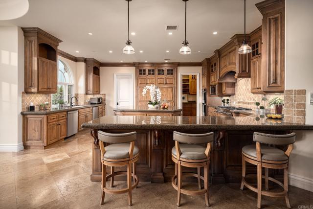 Detail Gallery Image 12 of 42 For 6627 Calle Ponte Bella, Rancho Santa Fe,  CA 92091 - 5 Beds | 6/1 Baths