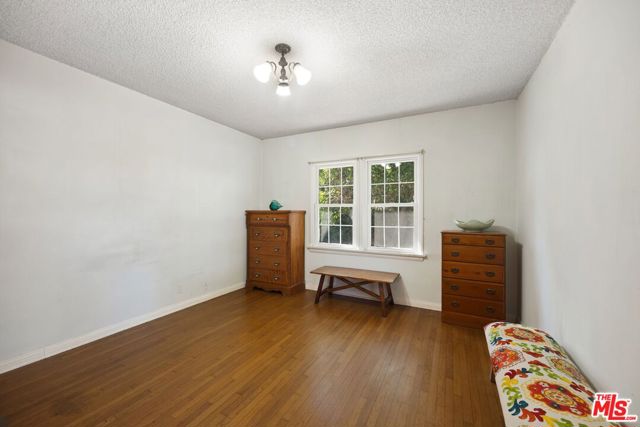 6655 Lindley Avenue, Reseda CA: https://media.crmls.org/mediaz/b3bfdfc2-0bdc-40a8-8647-d219860ce8f7.jpg