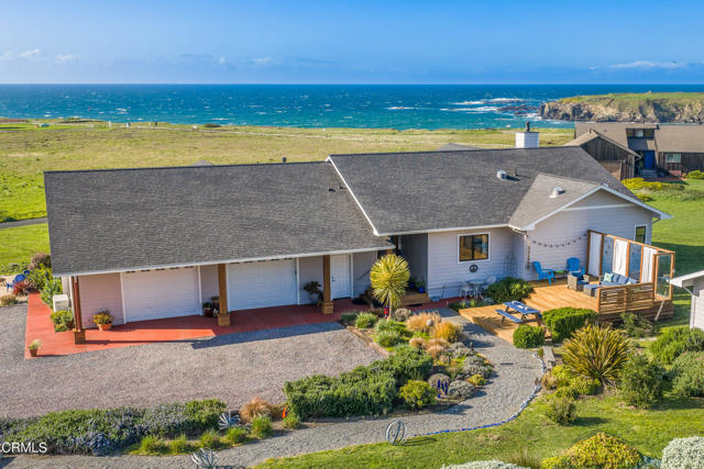 Detail Gallery Image 3 of 42 For 19251 Monterey Ave, Fort Bragg,  CA 95437 - 3 Beds | 3 Baths