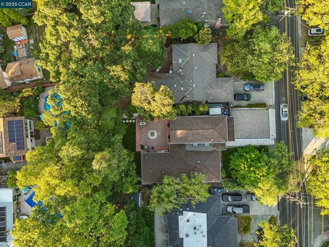 1836 Newell Ave, Walnut Creek CA: https://media.crmls.org/mediaz/b3c01516-0917-4405-939c-dfe8302240a3.jpg