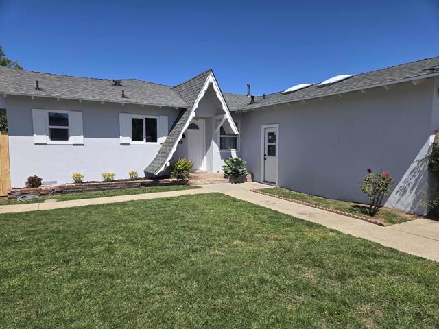 852 5th Street, Imperial Beach CA: https://media.crmls.org/mediaz/b3c02ccb-cb3e-468f-9753-915325749ec2.jpg