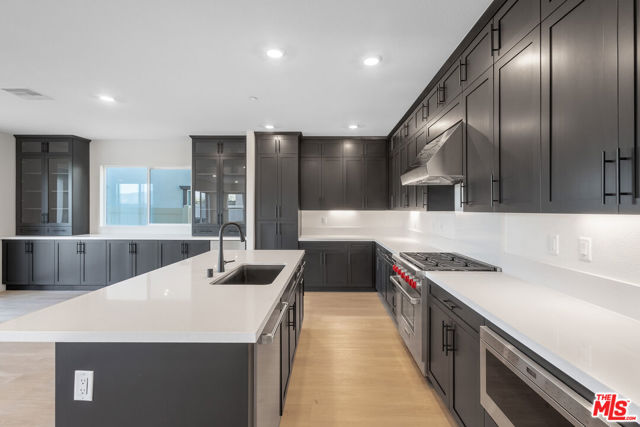 23725 Orange Blossom Dr, Newhall CA: https://media.crmls.org/mediaz/b3c03a56-d483-4bcc-a9d3-e9e297f53987.jpg
