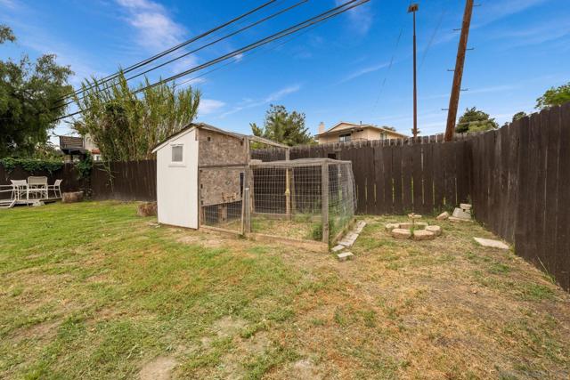 346 El Monte Rd, El Cajon CA: https://media.crmls.org/mediaz/b3c0777c-6608-4650-8cc9-d58f8e9e4ea7.jpg