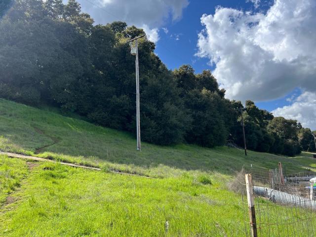 5390 Little Uvas Road, Morgan Hill CA: https://media.crmls.org/mediaz/b3c125cf-ecdd-48b4-939b-ec9449a2dd50.jpg
