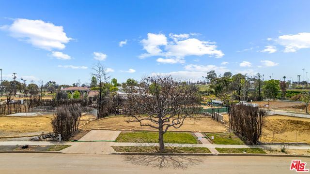 741 Chapala Drive, Pacific Palisades CA: https://media.crmls.org/mediaz/b3c156a5-00da-4bde-bf8d-86f3aa351d28.jpg